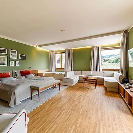 Otel Landgut Am Poessnitzberg
