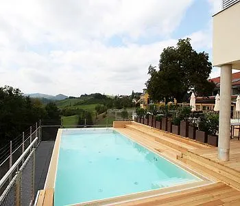 Otel Landgut Am Poessnitzberg