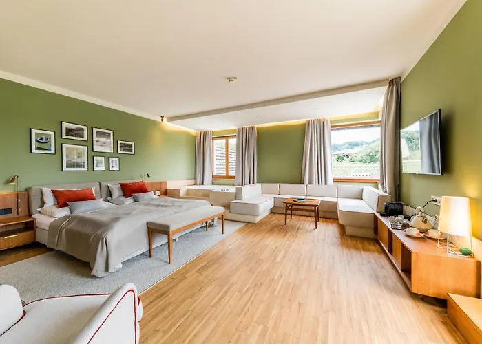 Hotell Landgut Am Poessnitzberg 4*